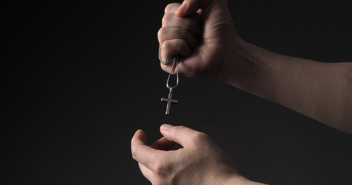 Hospital Demands Christian Cross be ‘Out of Sight’